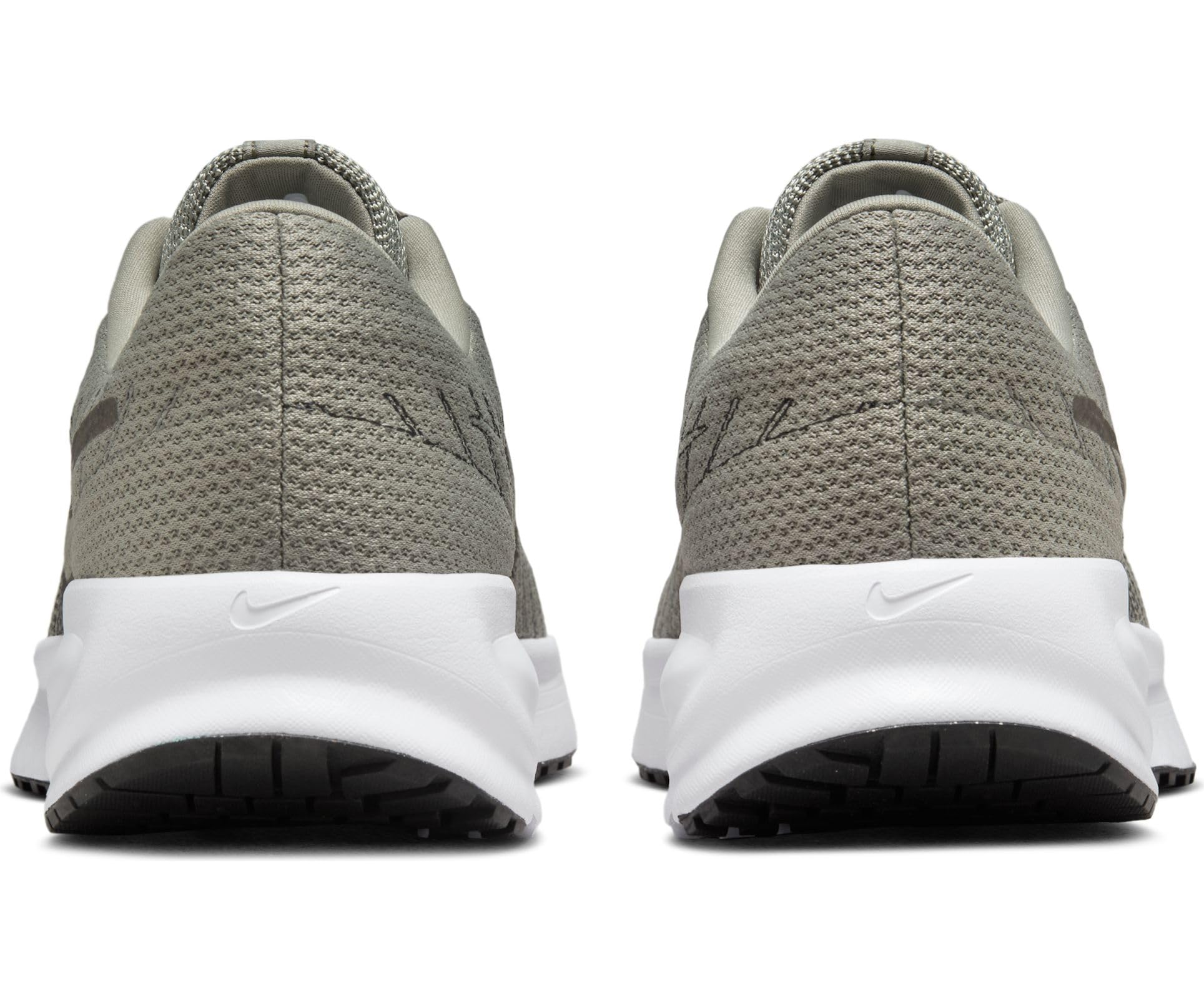 Nike Revolution 8 – Unisex Trainer (Multicolour)