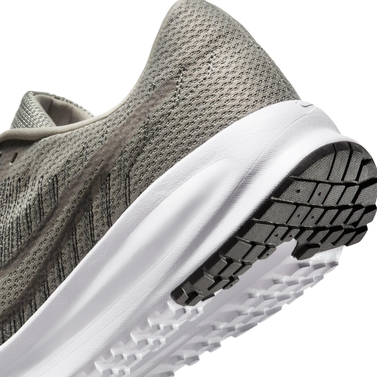 Nike Revolution 8 – Unisex Trainer (Multicolour)