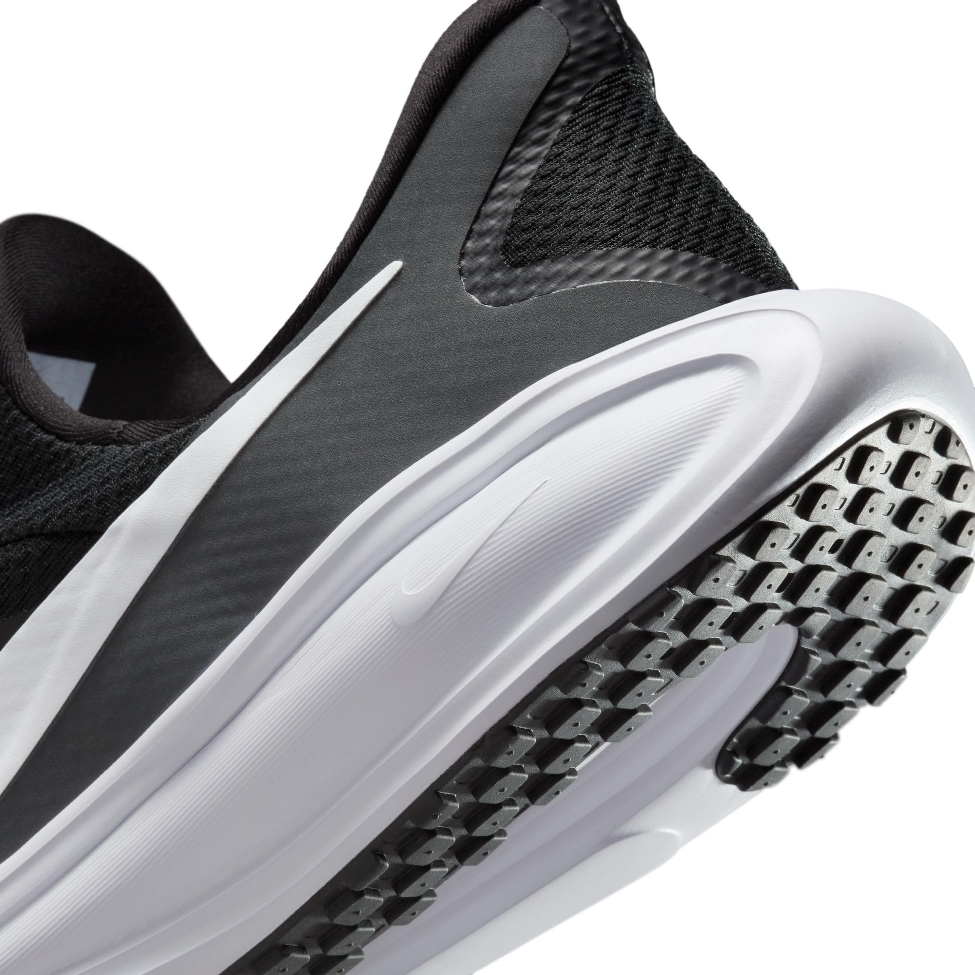 Nike Revolution 8 – Unisex Road Running Shoe