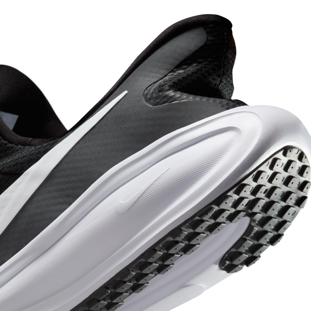 Nike Revolution 8 EasyOn – Men's Running Shoe
