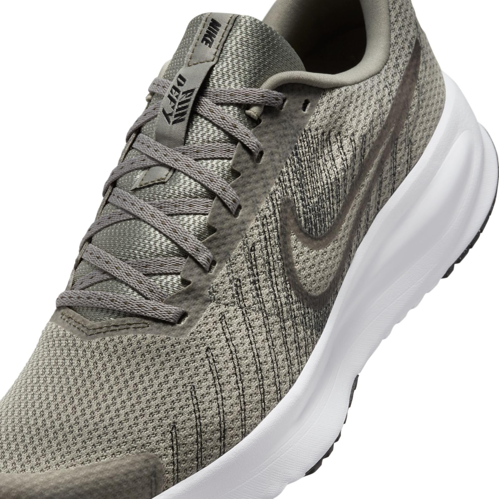Nike Revolution 8 – Unisex Trainer (Multicolour)